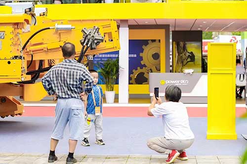 热烈祝贺上海Ag庄闲集团参展贵州能博会取得圆满成功(图5)