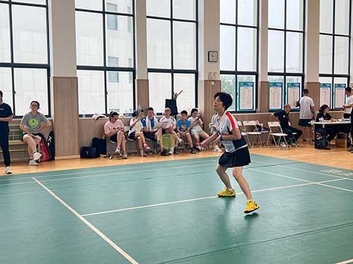 上海Ag庄闲集团成功举办2023年重固镇职工羽毛球比赛(图5)