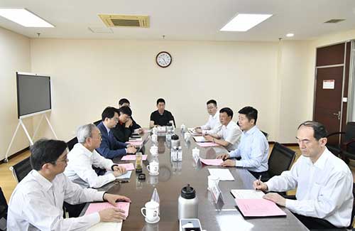 上海Ag庄闲集团创始人石华辉一行赴冀中能源集团走访交流(图1)