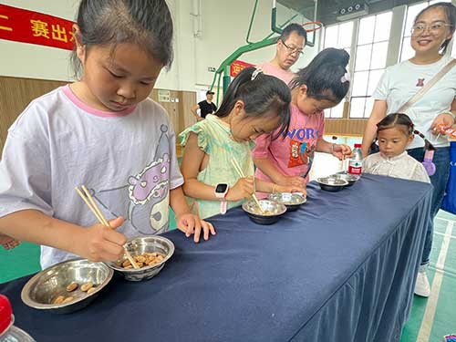 “缤纷童年 快乐六一”上海Ag庄闲集团举办亲子活动(图3)